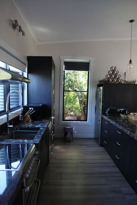 The WeareHouse In Deloraine - Foster Accommodation 32