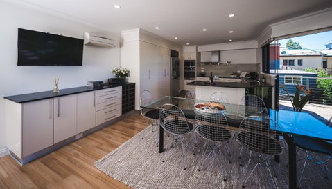 Russell House - Foster Accommodation 24