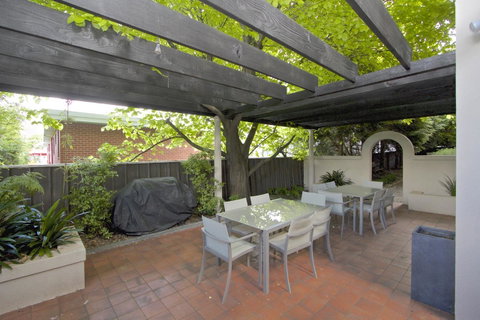 Grosvenor Court Apartments - Foster Accommodation 29