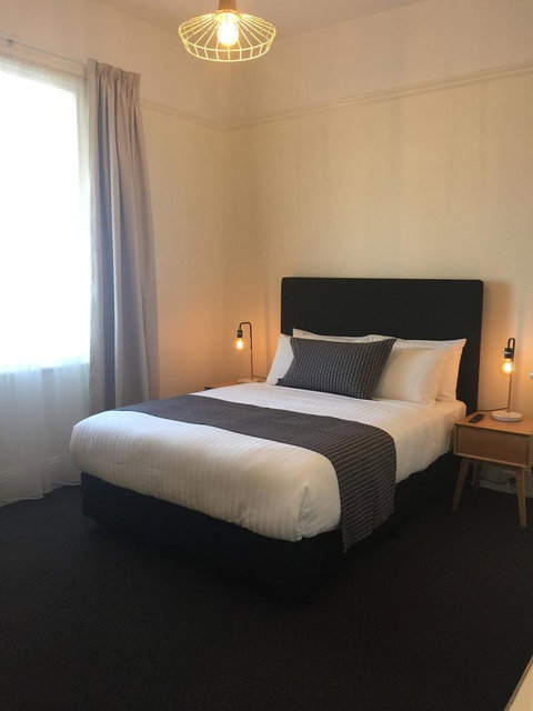 Grosvenor Court Apartments - Foster Accommodation 24