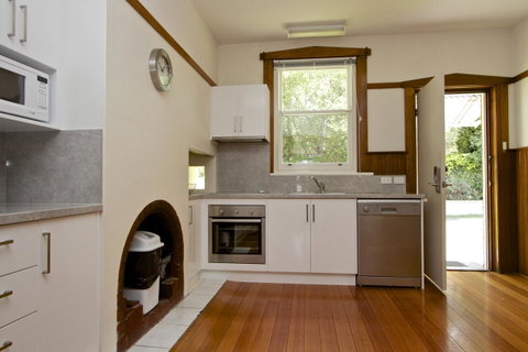 Grosvenor Court Apartments - Foster Accommodation 9