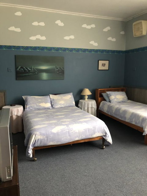 Mount Black Lodge - Foster Accommodation 8