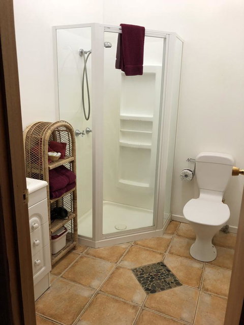 Mount Black Lodge - Foster Accommodation 5