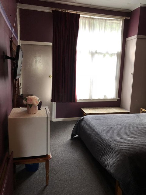 Mount Black Lodge - Foster Accommodation 9