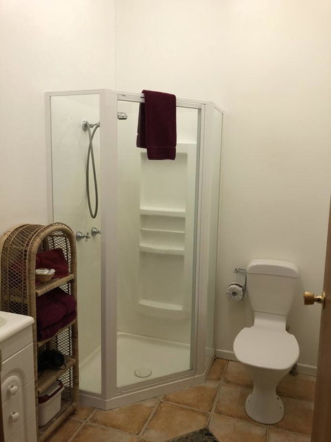 Mount Black Lodge - Foster Accommodation 11