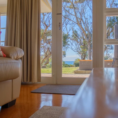 Cod Rock Point - Foster Accommodation 14