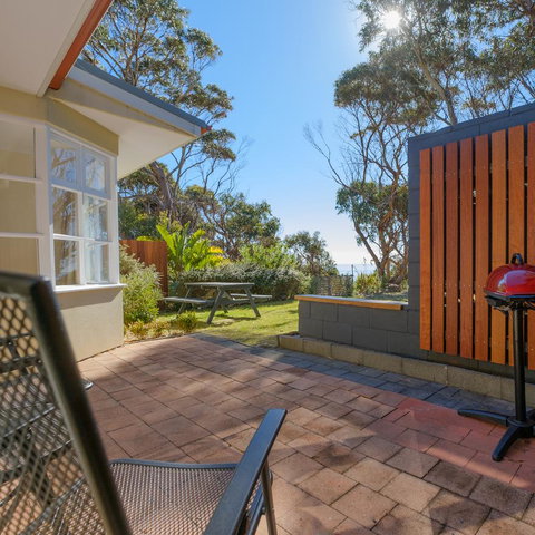 Cod Rock Point - Foster Accommodation 16