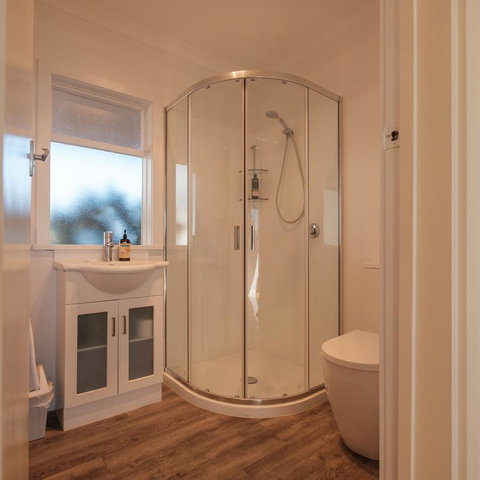 Cod Rock Point - Foster Accommodation 15