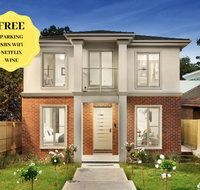 NEW Inner Melb Luxury Modern Grand Holiday House - Great Location Wifi Parking - Foster Accommodation