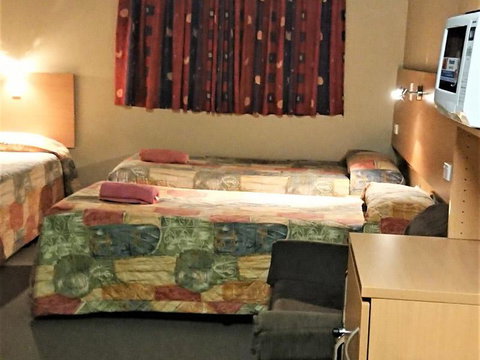 New Olympic Motel - Foster Accommodation 3