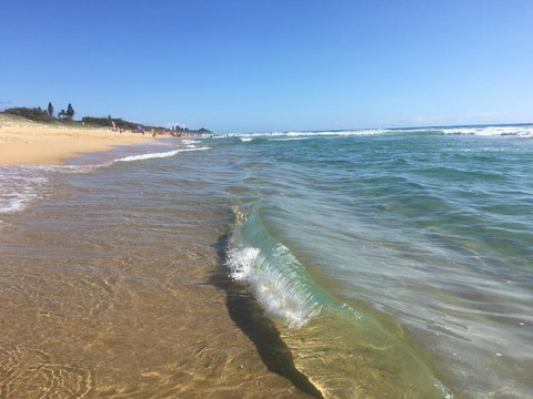 NEW UPMARKET COMFORTABLE 2 Bed, 2 Bath, OCEAN VIEWS, 250m To BUDDINA BEACH! - Foster Accommodation 0