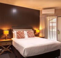 Nightcap at Archer Hotel - Foster Accommodation
