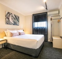 Nightcap at Hendon Hotel - Foster Accommodation