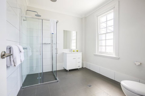 Nightcap At Regents Park Hotel - Foster Accommodation 3