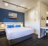 Nightcap at Riverside Hotel - Foster Accommodation