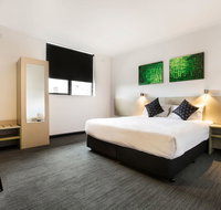 Nightcap at St Albans Hotel - Foster Accommodation