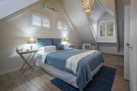 Noosa Beach Cottage - Foster Accommodation 0