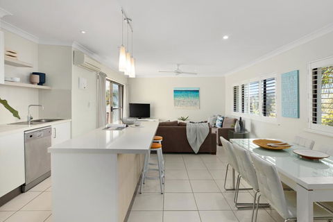 Noosa Shores Apartment 25 - Foster Accommodation 3