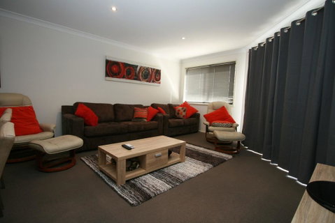 Northstar 9/17 Kirwan Close - Foster Accommodation 0