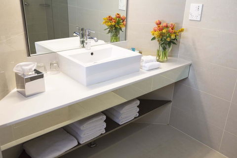 Novotel Sydney Olympic Park - Foster Accommodation 1