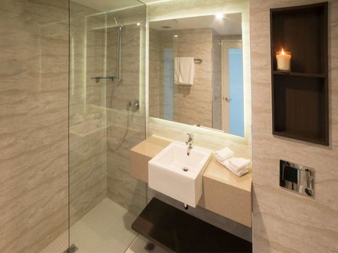 Novotel Wollongong Northbeach - Foster Accommodation 2