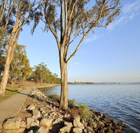 NRMA Lake Somerset Holiday Park - Foster Accommodation