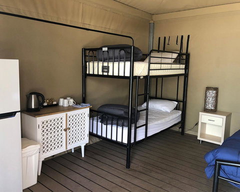 NRMA Lake Somerset Holiday Park - Foster Accommodation 1