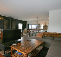 Oak  Barrel / 7 Twynam Street - Foster Accommodation