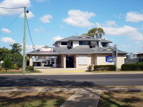 Oakey Motor Inn - Foster Accommodation 0