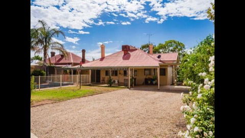 Oakwood Cottage - Foster Accommodation 1