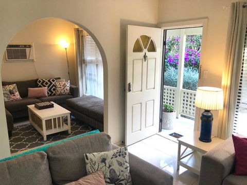 Ocean Beach Cottage - Foster Accommodation 0