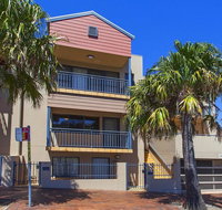 Ocean Blue On Manning - Foster Accommodation