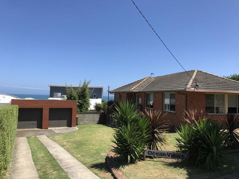 OCEAN VIEWS - Foster Accommodation 0
