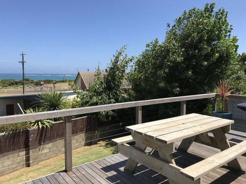 OCEAN VIEWS - Foster Accommodation 2