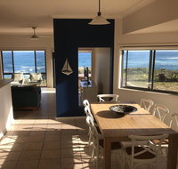 Ocean Views' 4 Ocean Street - air conditioned luxury with beautiful ocean views - Foster Accommodation