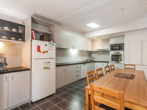 OCEANS 12 - ANGLESEA - Foster Accommodation 3