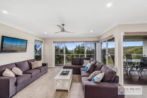 Oceanview Beach Front - Foster Accommodation 0
