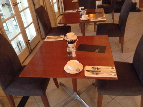 Oscars Waterfront Boutique Hotel - Foster Accommodation 1