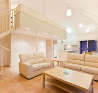 Osprey Holiday Village Unit 105 - Tranquil 3 Bedroom Holiday Villa with a Pool in the Complex - Foster Accommodation