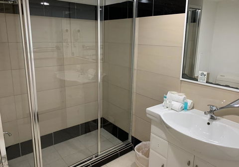 Outrigger Burleigh - Foster Accommodation 3