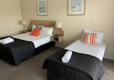 Outrigger Burleigh - Foster Accommodation 2