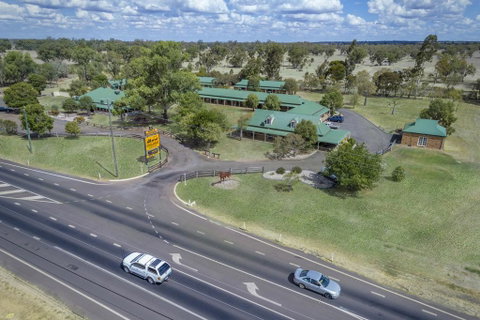 Overlander Homestead Motel - Foster Accommodation 2