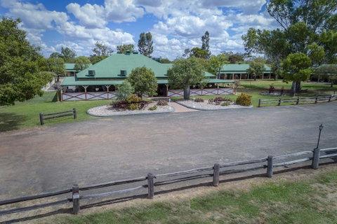 Overlander Homestead Motel - Foster Accommodation 3