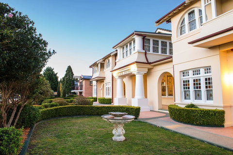 Palais Royale - Foster Accommodation 0