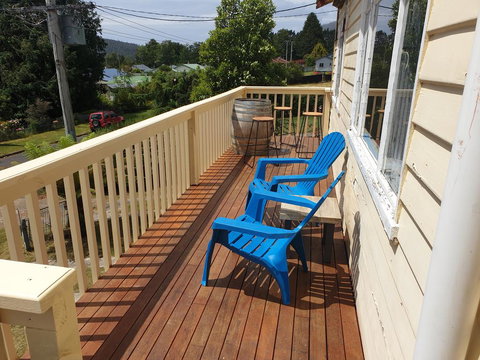 Pandani House - Foster Accommodation 3