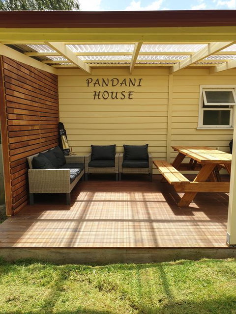 Pandani House - Foster Accommodation 1