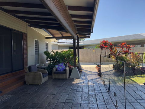 Paradise Retreat - Foster Accommodation 2