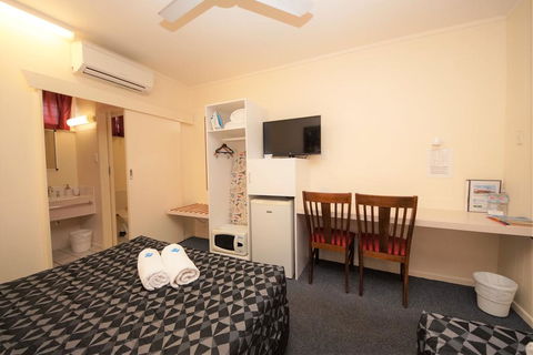 Parkside Motel & Licensed Restaurant - Foster Accommodation 2