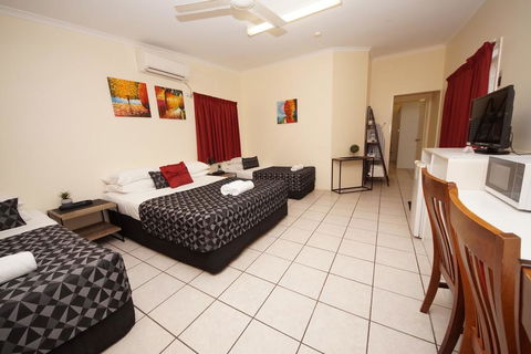 Parkside Motel & Licensed Restaurant - Foster Accommodation 1