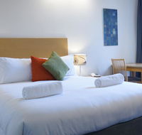 Parkwood Motel  Apartments - Foster Accommodation